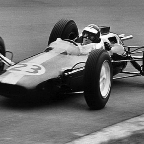 La Lotus 25 alliée au style coulé de Jim Clark faisait merveille sur un circuit rapide comme Spa Francorchamps !